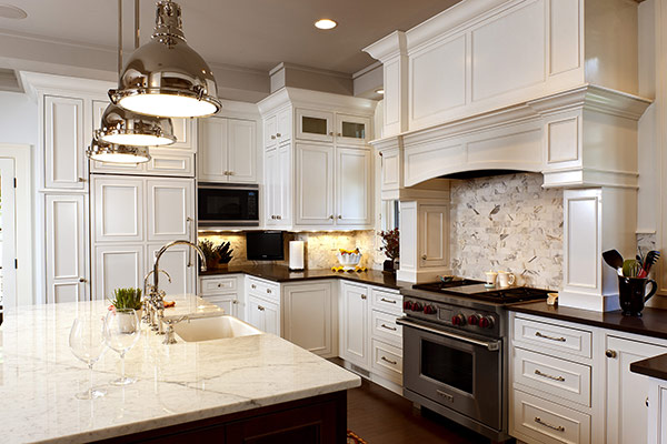 Your dream kitchen is waiting - visit our showroom today! Style Q582P.WTN.KB